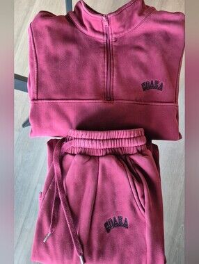 Hoaka - Burgundy Sweater And Jogging